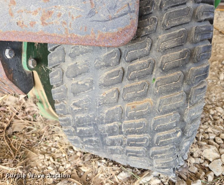 image for item EN3926 John Deere 667 ZTR lawn mower