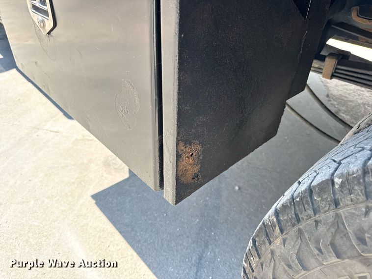 image for item EN4570 2019 Ford F350 Super Duty XL SuperCab flatbed pickup truck