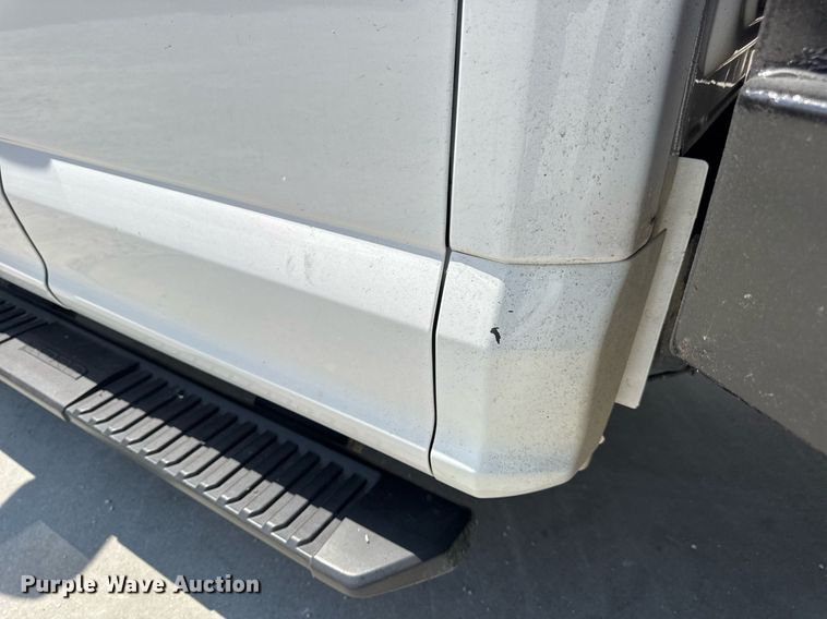 image for item EN4570 2019 Ford F350 Super Duty XL SuperCab flatbed pickup truck