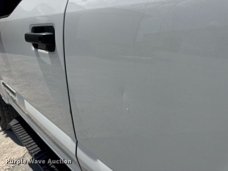 image for item EN4570 2019 Ford F350 Super Duty XL SuperCab flatbed pickup truck