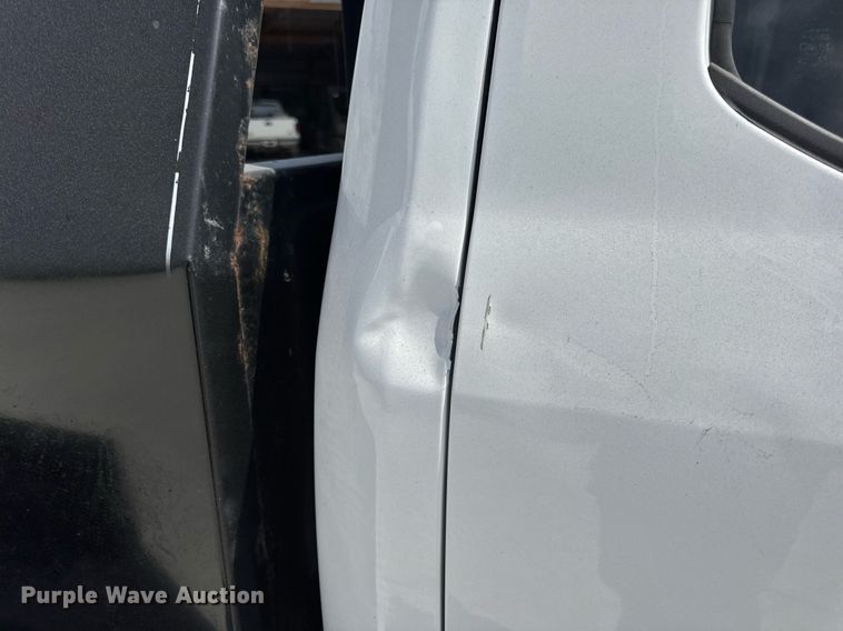 image for item EN4570 2019 Ford F350 Super Duty XL SuperCab flatbed pickup truck