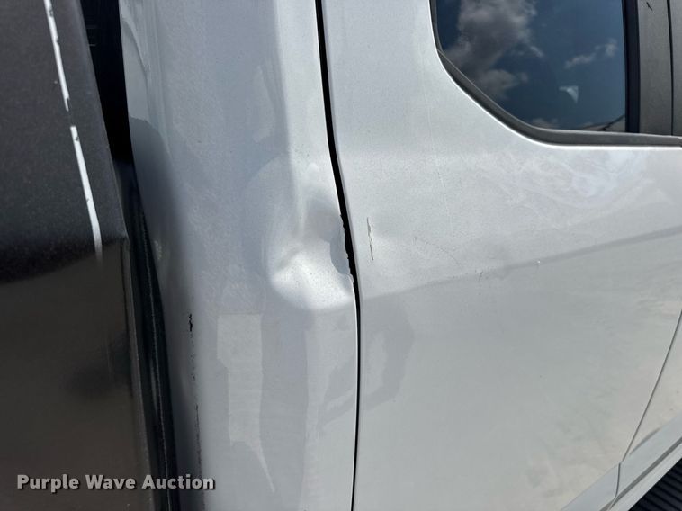 image for item EN4570 2019 Ford F350 Super Duty XL SuperCab flatbed pickup truck