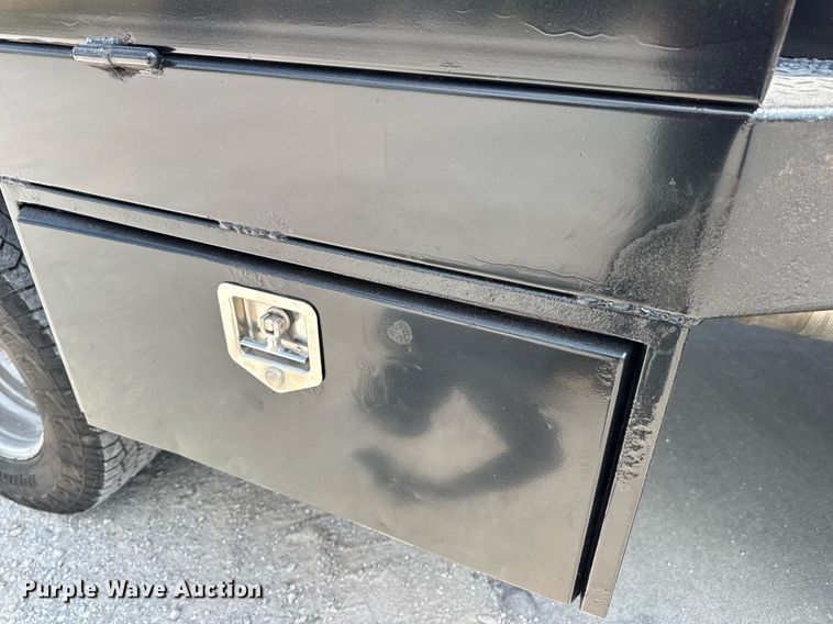 image for item EN4570 2019 Ford F350 Super Duty XL SuperCab flatbed pickup truck