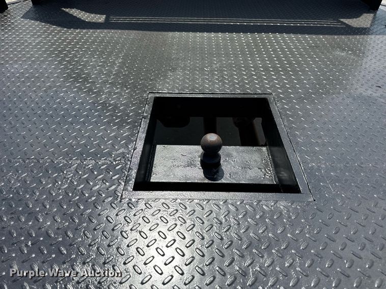 image for item EN4570 2019 Ford F350 Super Duty XL SuperCab flatbed pickup truck