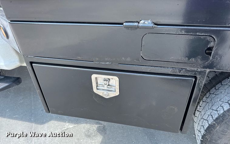 image for item EN4570 2019 Ford F350 Super Duty XL SuperCab flatbed pickup truck