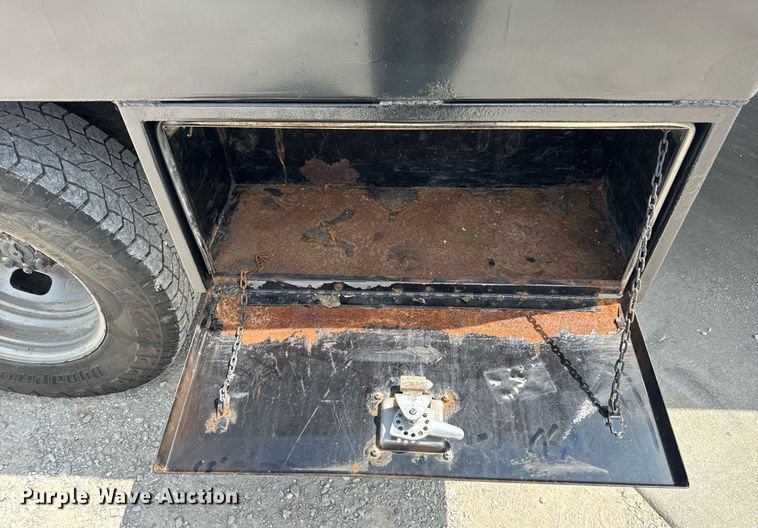 image for item EN4570 2019 Ford F350 Super Duty XL SuperCab flatbed pickup truck