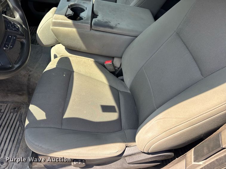 image for item EN4570 2019 Ford F350 Super Duty XL SuperCab flatbed pickup truck