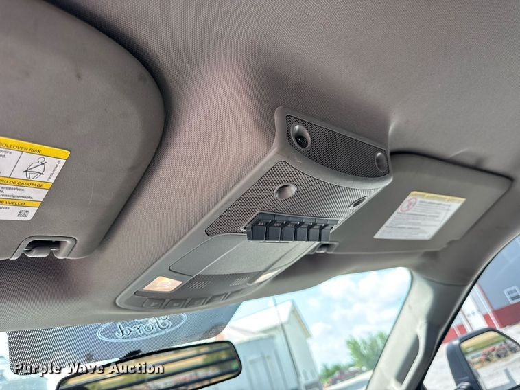 image for item EN4570 2019 Ford F350 Super Duty XL SuperCab flatbed pickup truck