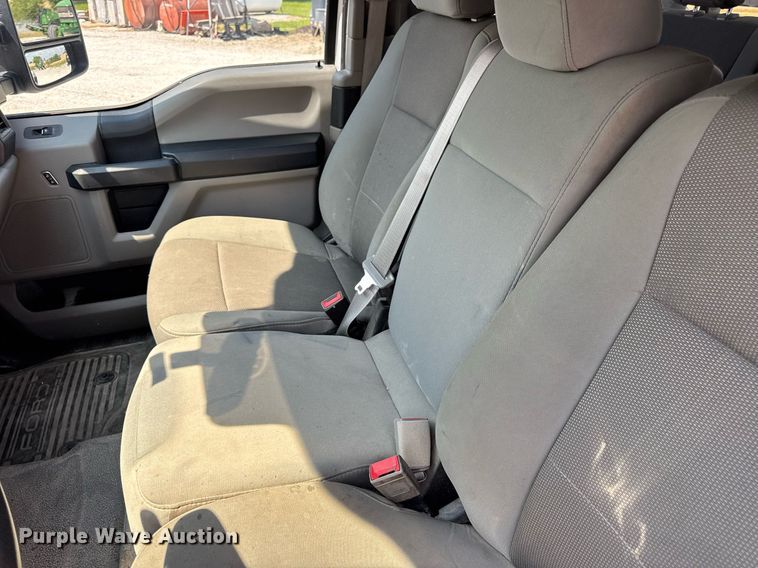 image for item EN4570 2019 Ford F350 Super Duty XL SuperCab flatbed pickup truck