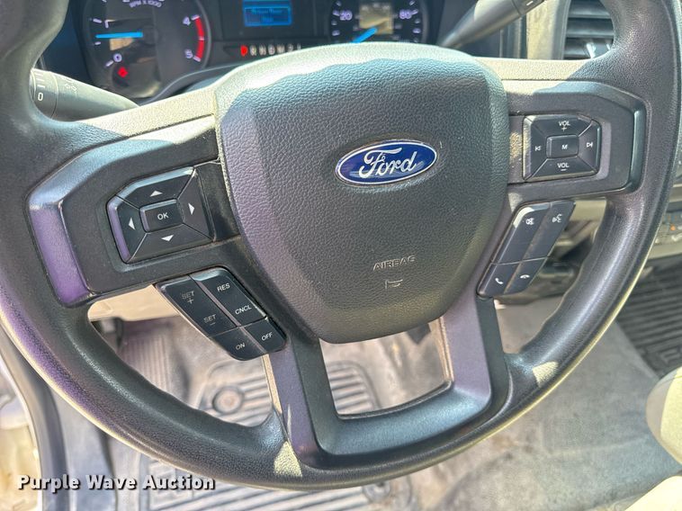 image for item EN4570 2019 Ford F350 Super Duty XL SuperCab flatbed pickup truck