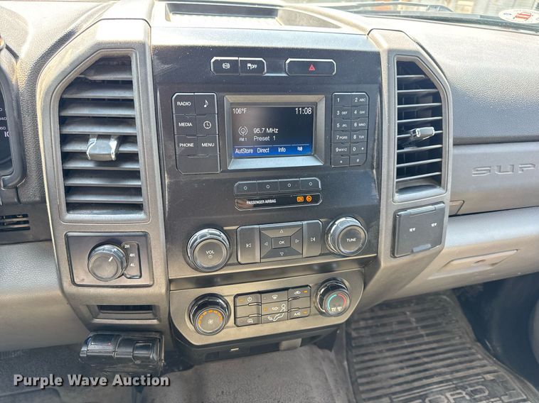 image for item EN4570 2019 Ford F350 Super Duty XL SuperCab flatbed pickup truck