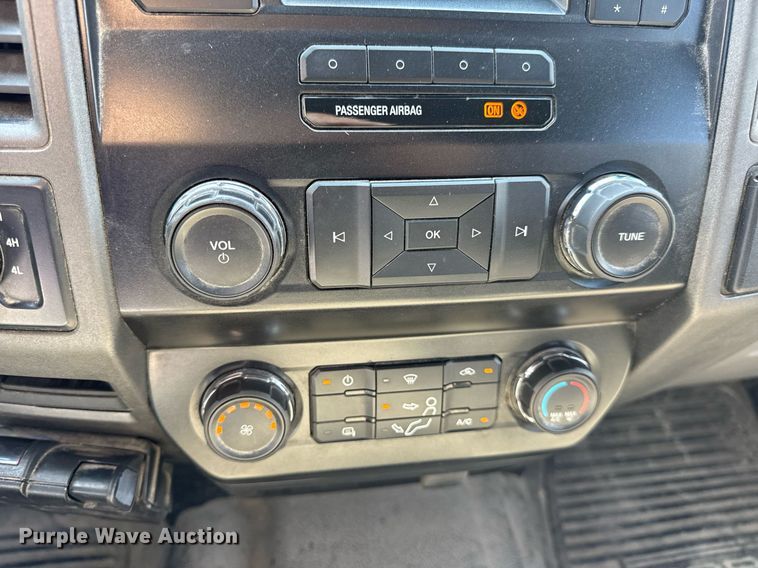 image for item EN4570 2019 Ford F350 Super Duty XL SuperCab flatbed pickup truck