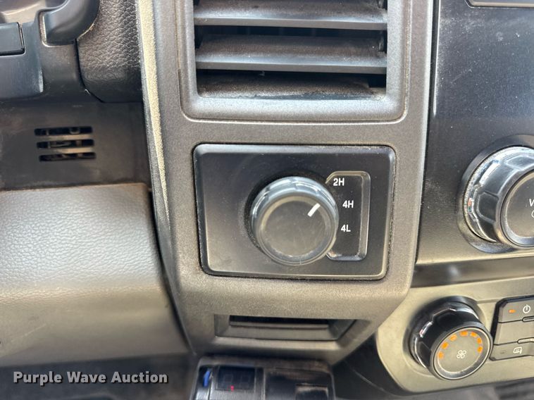 image for item EN4570 2019 Ford F350 Super Duty XL SuperCab flatbed pickup truck