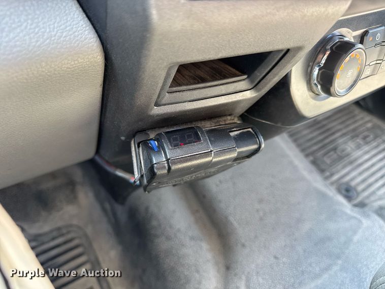 image for item EN4570 2019 Ford F350 Super Duty XL SuperCab flatbed pickup truck