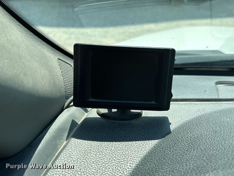 image for item EN4570 2019 Ford F350 Super Duty XL SuperCab flatbed pickup truck