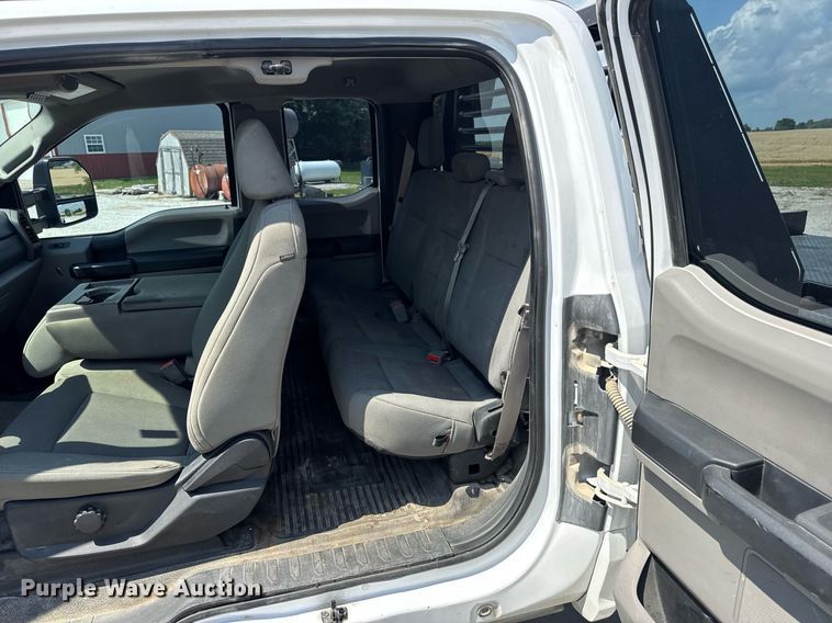 image for item EN4570 2019 Ford F350 Super Duty XL SuperCab flatbed pickup truck