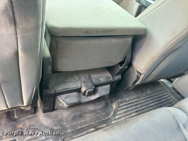 image for item EN4570 2019 Ford F350 Super Duty XL SuperCab flatbed pickup truck