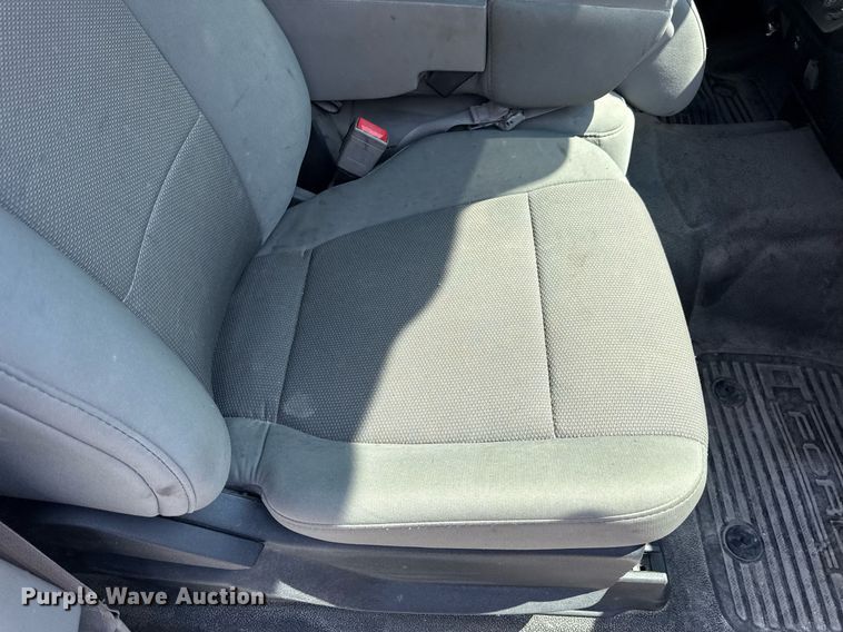 image for item EN4570 2019 Ford F350 Super Duty XL SuperCab flatbed pickup truck