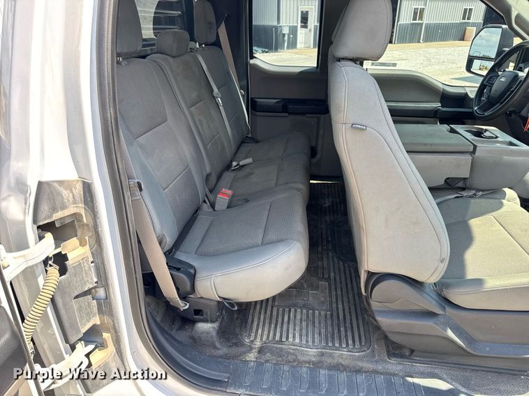 image for item EN4570 2019 Ford F350 Super Duty XL SuperCab flatbed pickup truck