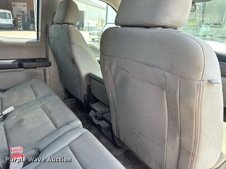 image for item EN4570 2019 Ford F350 Super Duty XL SuperCab flatbed pickup truck