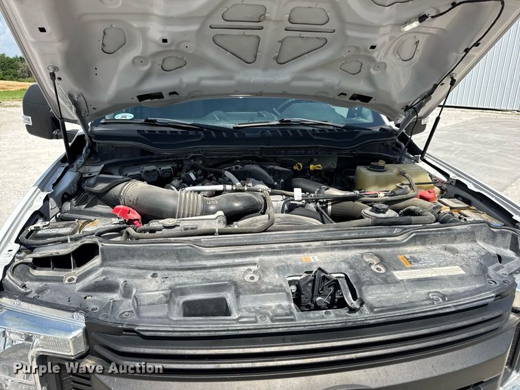 image for item EN4570 2019 Ford F350 Super Duty XL SuperCab flatbed pickup truck