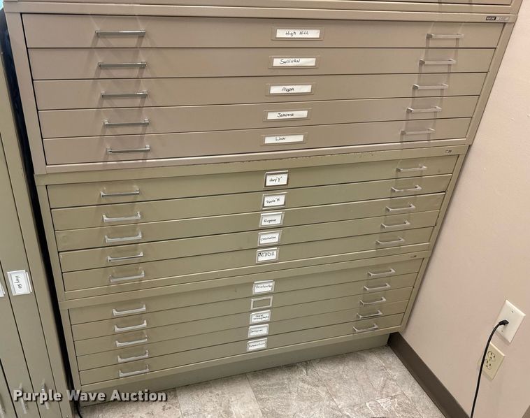 image for item EN4618 (6) file cabinets