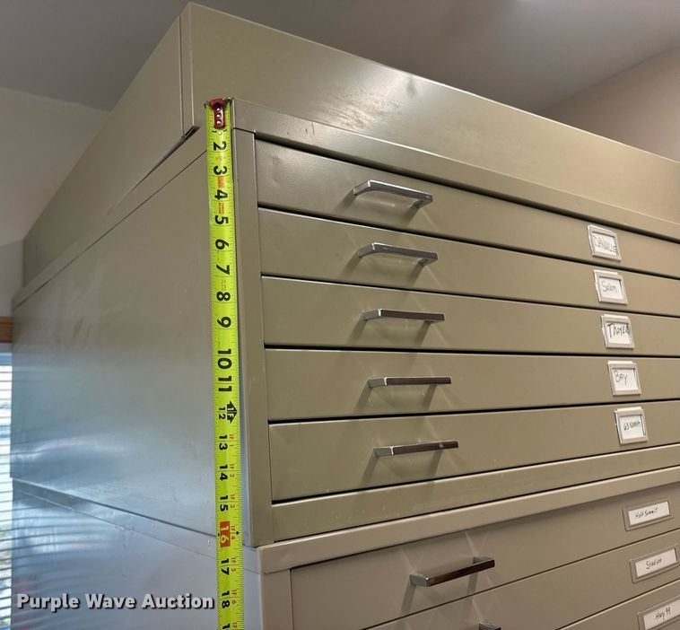 image for item EN4618 (6) file cabinets