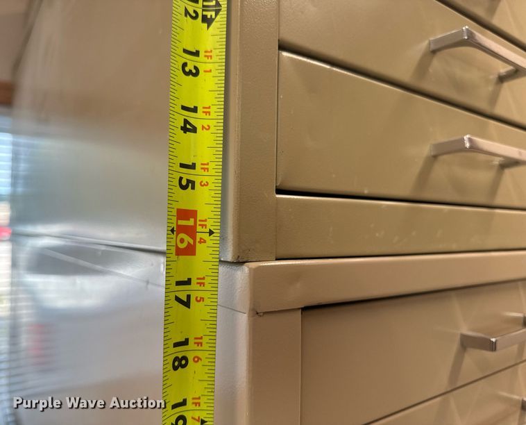 image for item EN4618 (6) file cabinets