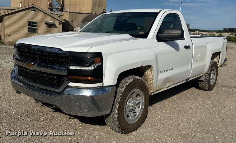 image for item EN4619 2018 Chevrolet Silverado 1500 pickup truck