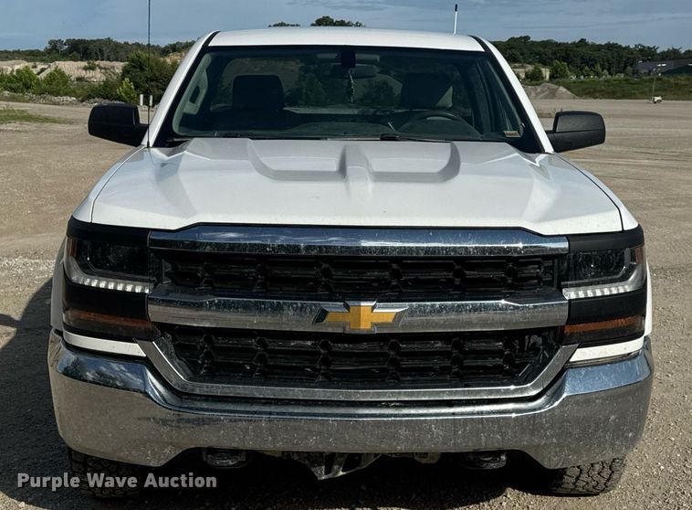 image for item EN4619 2018 Chevrolet Silverado 1500 pickup truck
