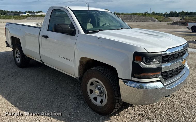 image for item EN4619 2018 Chevrolet Silverado 1500 pickup truck