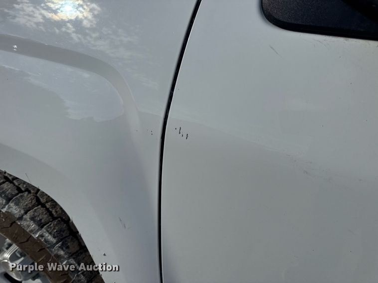 image for item EN4619 2018 Chevrolet Silverado 1500 pickup truck