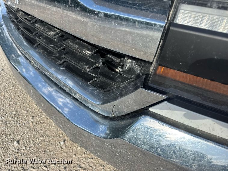 image for item EN4619 2018 Chevrolet Silverado 1500 pickup truck