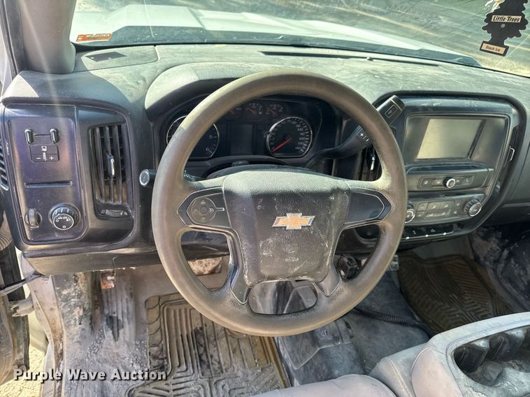 image for item EN4619 2018 Chevrolet Silverado 1500 pickup truck