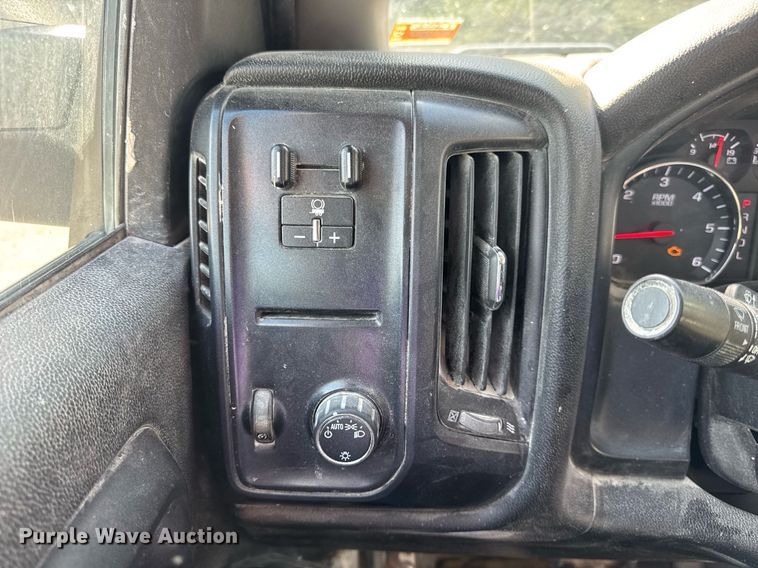 image for item EN4619 2018 Chevrolet Silverado 1500 pickup truck