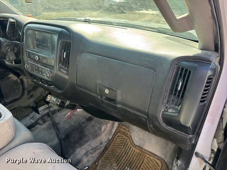 image for item EN4619 2018 Chevrolet Silverado 1500 pickup truck