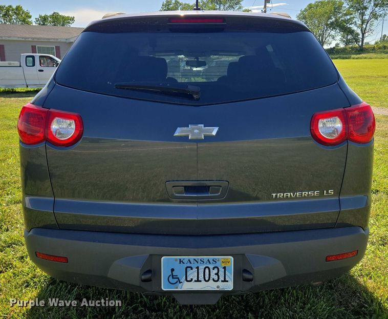 image for item EN8201 2012 Chevrolet Traverse LS SUV