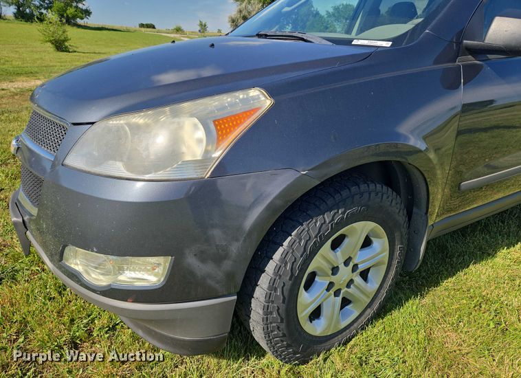 image for item EN8201 2012 Chevrolet Traverse LS SUV