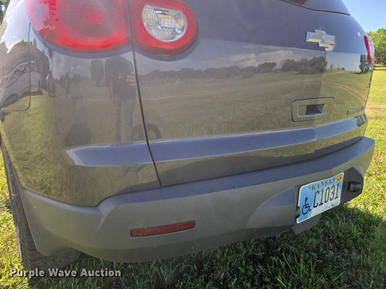 image for item EN8201 2012 Chevrolet Traverse LS SUV