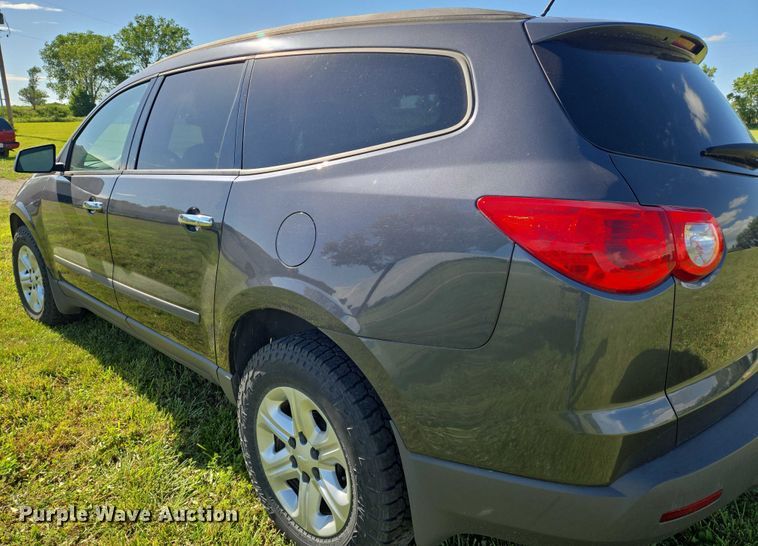 image for item EN8201 2012 Chevrolet Traverse LS SUV