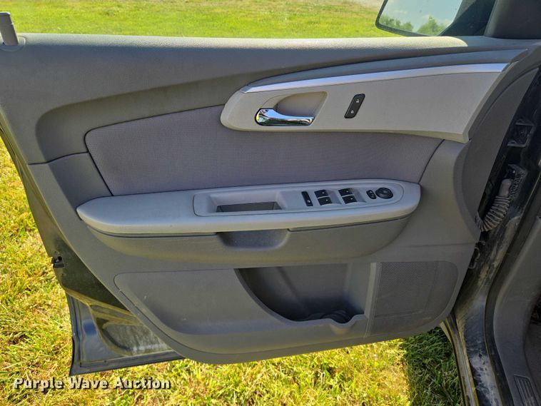 image for item EN8201 2012 Chevrolet Traverse LS SUV