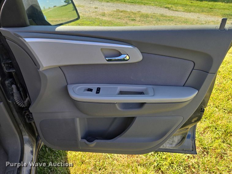 image for item EN8201 2012 Chevrolet Traverse LS SUV