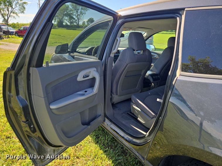 image for item EN8201 2012 Chevrolet Traverse LS SUV