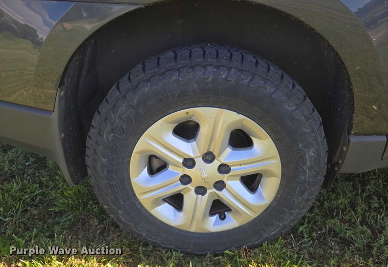 image for item EN8201 2012 Chevrolet Traverse LS SUV