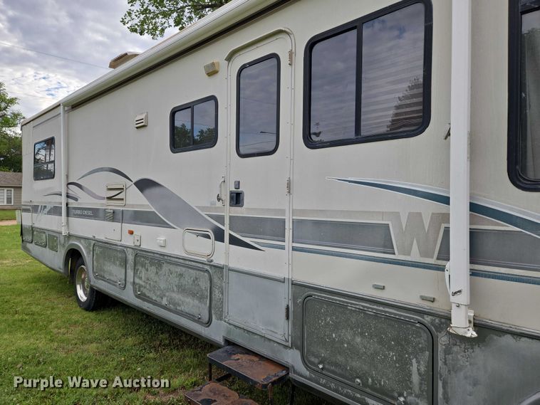 image for item EN8203 1996 Freightliner RV