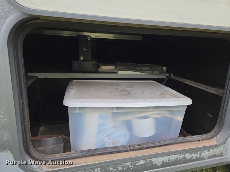 image for item EN8203 1996 Freightliner RV