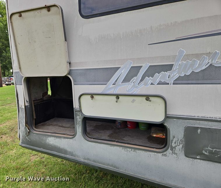 image for item EN8203 1996 Freightliner RV