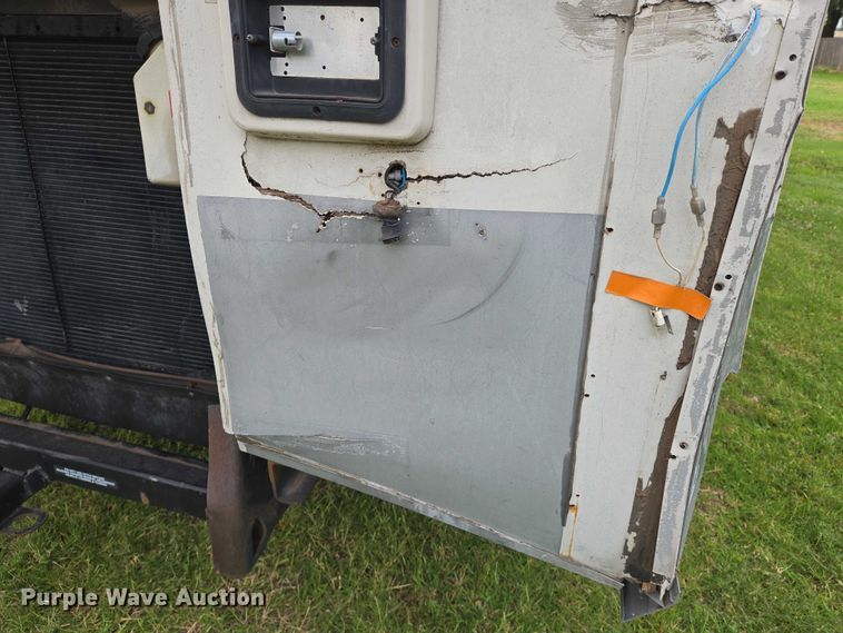 image for item EN8203 1996 Freightliner RV