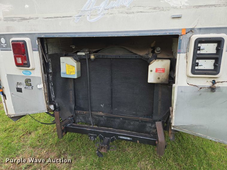 image for item EN8203 1996 Freightliner RV