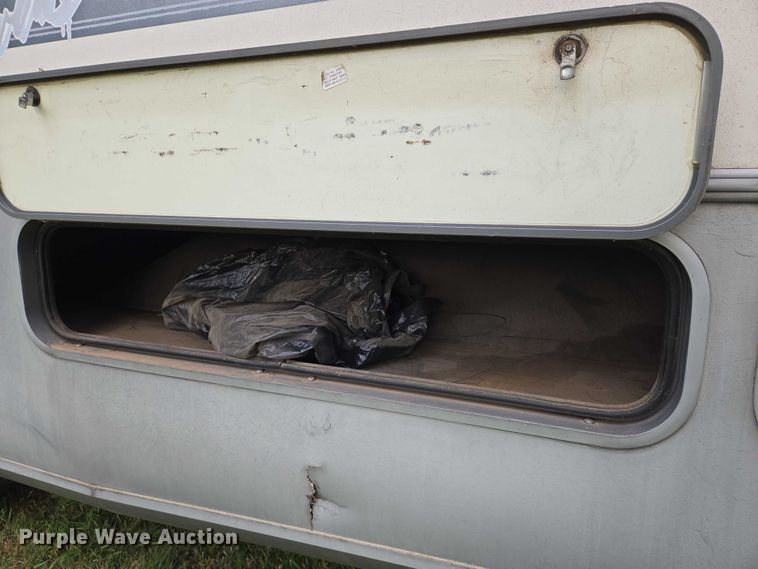 image for item EN8203 1996 Freightliner RV